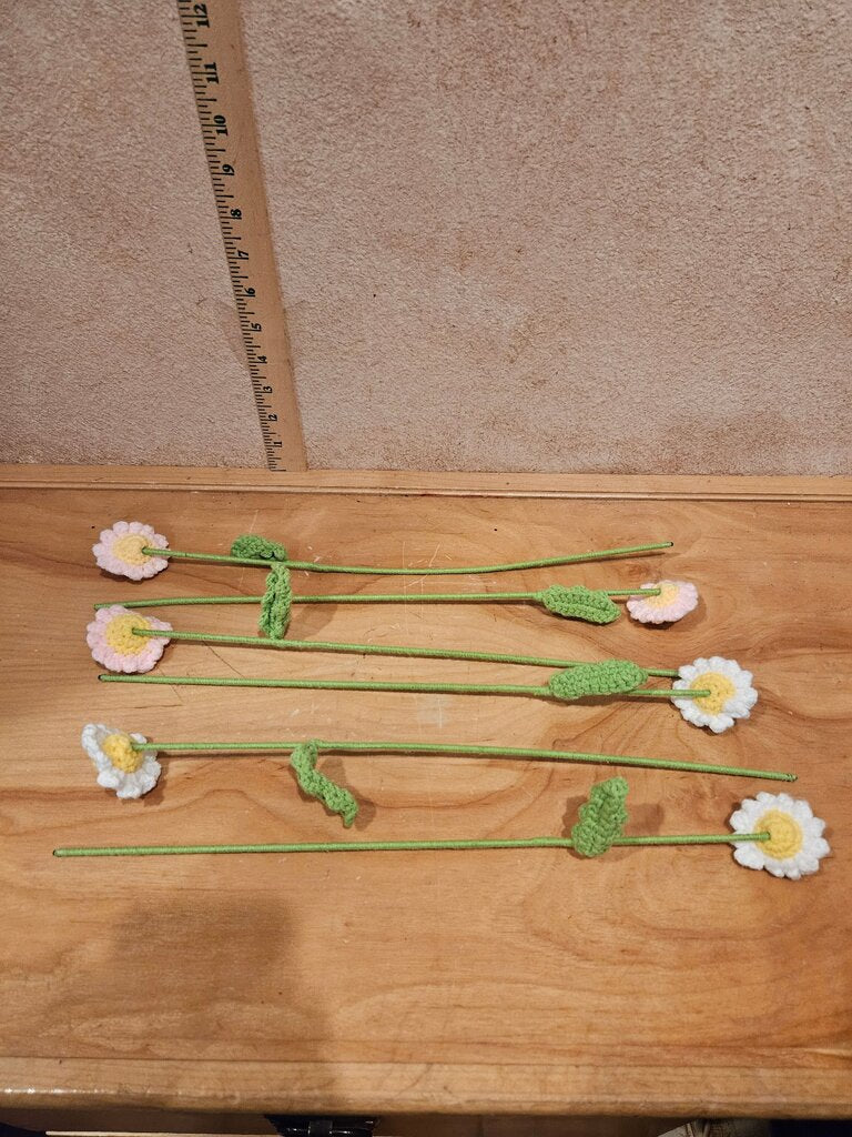 Handmade Crochet Daisy Flowers, Handmade Crochet Artificial Flower Daisy, Artificial Flowers, Knitted Cotton Yarn Daisies for Gift /Home Decoration Crocheted Flower Bouquet Grandmacore Cottage Granny Core farmhouse decor