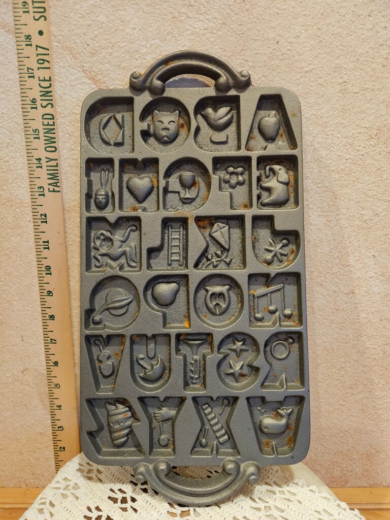 VINTAGE JOHN WRIGHT Cast Iron Alphabet Cookie Mold Pan Handles 1985 Farmhouse Country Chic
