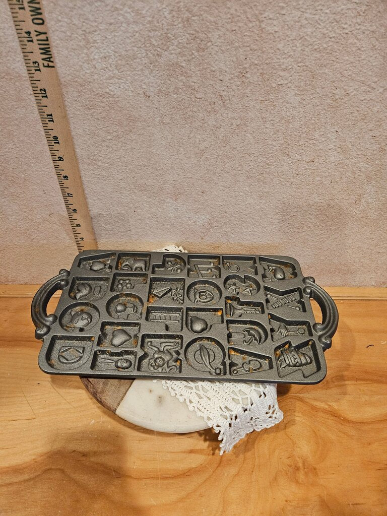 VINTAGE JOHN WRIGHT Cast Iron Alphabet Cookie Mold Pan Handles 1985 Farmhouse Country Chic
