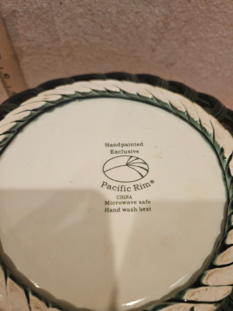 Hand painted Pacific Rim Vintage Rooster Plate Green Basket Weave Exclusive Farmhouse Country Chic decor