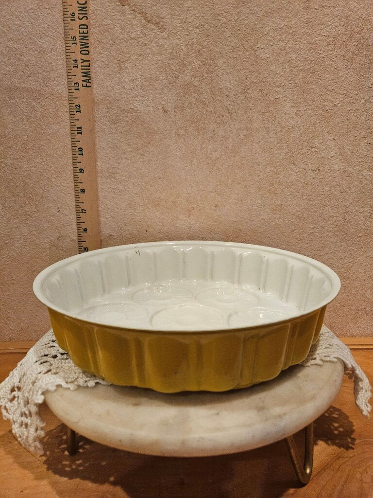 Vintage Yellow Pineapple Upside Down Cake Pan Gelatin Mold Aluminum Baking Dish Jelly Mold