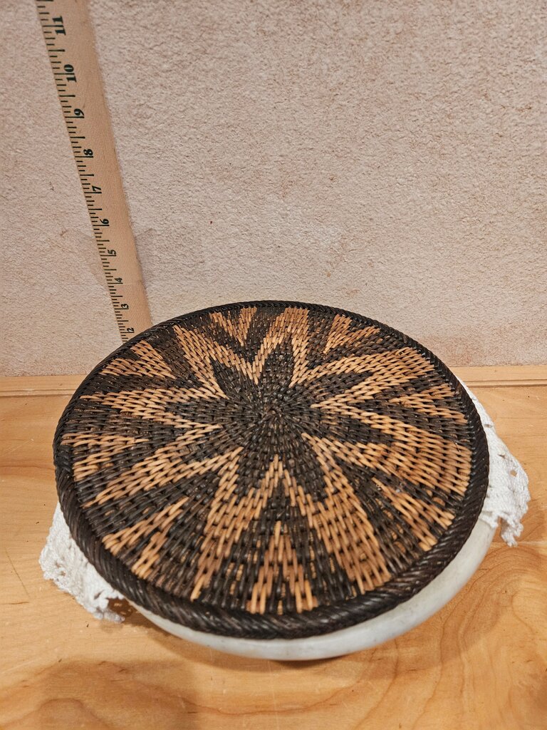Vintage Hand Woven Native American Style Wedding Starburst Basket Brown Tan Pattern