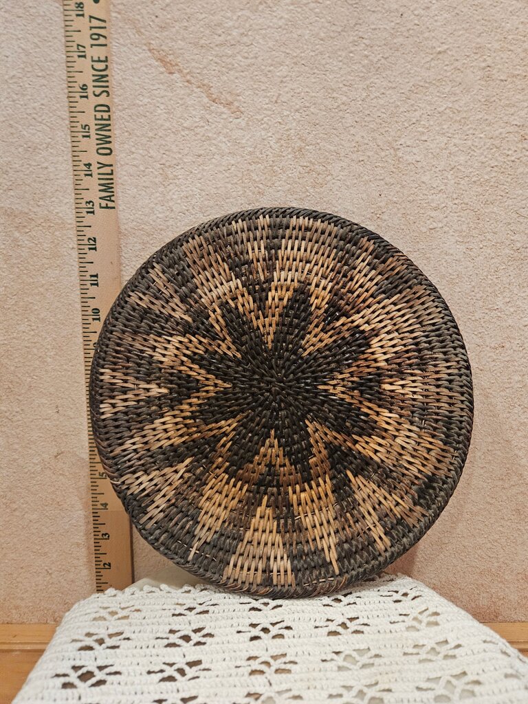 Vintage Hand Woven Native American Style Wedding Starburst Basket Brown Tan Pattern