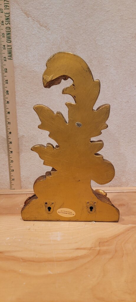 Antique Gilded Florentine Style Acanthus Leaf Wall Shelf Carved Italian Rococo Influenced Gold Leaf Decorative Accent