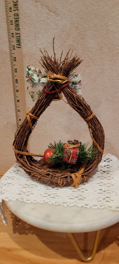 Christmas Decorative Grapevine Unique Table top Wreath / Hanging Decoration w Bells & Pinecones Grannycore Cottage Country Granny core