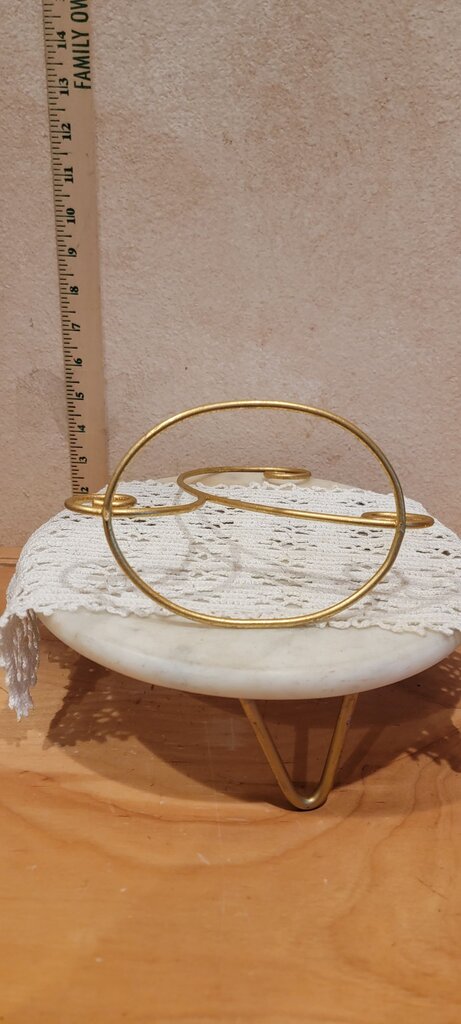 Elegant Scroll Design Gold Wire Display Ornament Stand trinket holder
