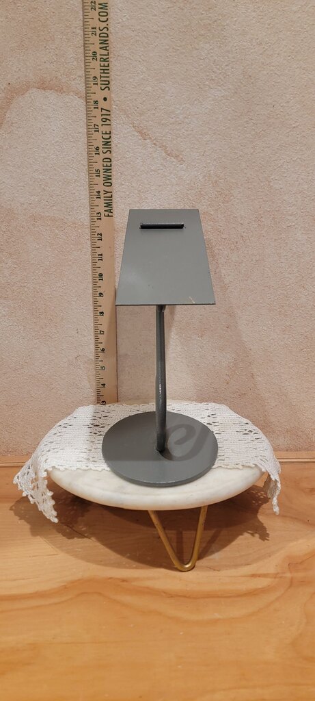 Stylish Contemporary Scroll Design Single Shoe Stand Raw Steel Metal Display Fixture / Metal Sign Holder with Base