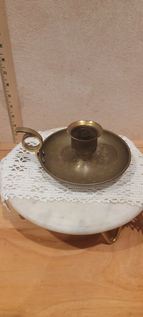 Vintage / Antique brass candlestick Chamberstick candle Candle holder Finger Carry loop candlestick