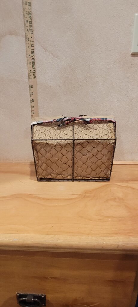 Metal Wire Mesh Harvest Basket Christmas Decor Burlap Rustic Centerpiece Jute Lining Plaid Bow