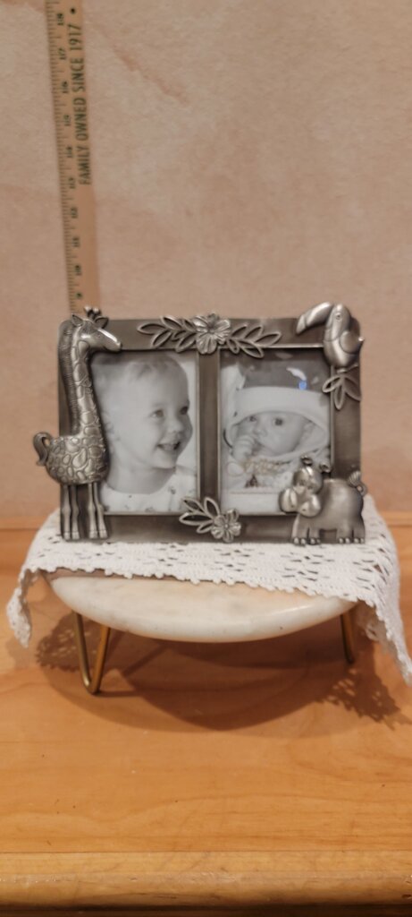 Never used FETCO Jungle Double PICTURE FRAME Silver Tone 2.5" X 5" Photo Under Glass w Animal Designs