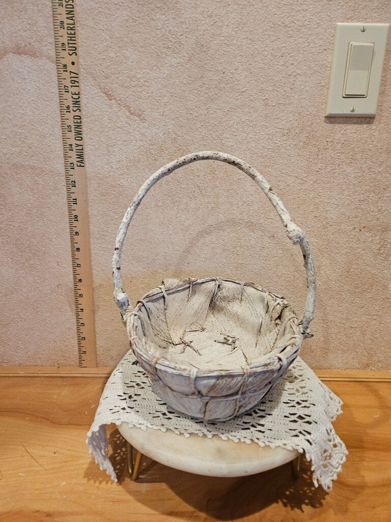 RARE Vintage White Washed HUSK Fiber Handmade Palm Leaf Basket Rustic Country Chic Charm